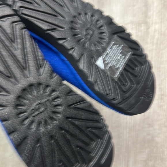 UGG® Classic Maxi Women's NWOB as is - Picture 4 of 9